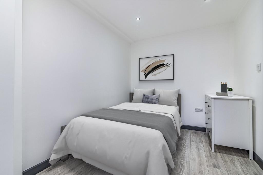 6 Double Bedrooms
