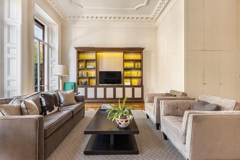 3 bedroom apartment to rent, Cadogan Square, London SW1X