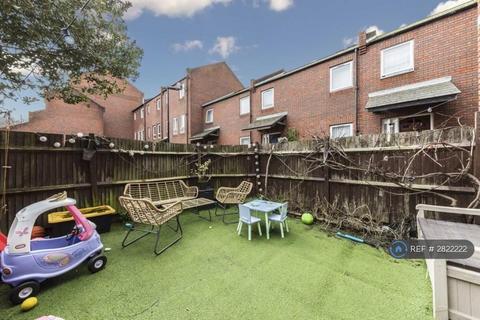 4 bedroom maisonette to rent, Chiswick, London, W4