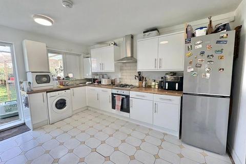 3 bedroom terraced house to rent, Gentwood Road, Liverpool, L36