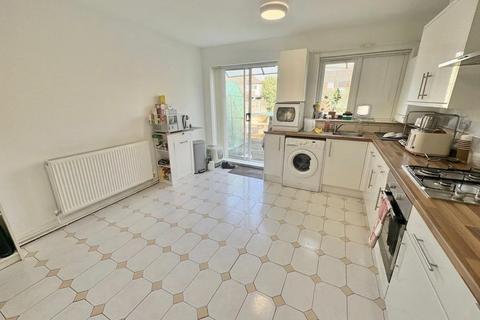 3 bedroom terraced house to rent, Gentwood Road, Liverpool, L36