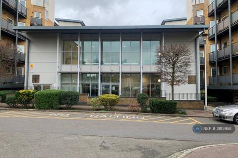 2 bedroom flat to rent, Metropolitan Station Approach, Watford, WD18