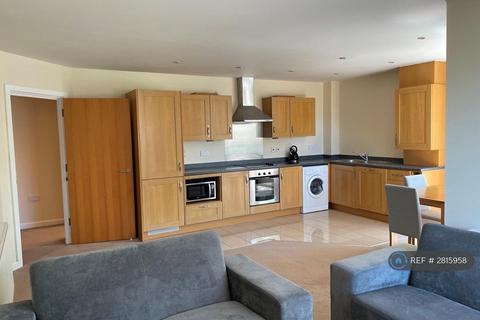 2 bedroom flat to rent, Metropolitan Station Approach, Watford, WD18