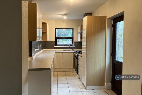 3 bedroom terraced house to rent, Factory Road, Hinckley, LE10