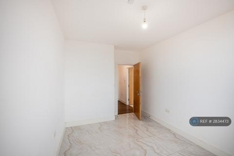 1 bedroom flat to rent, Wiltshire Court, Swindon, SN1