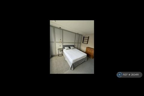 undefined, Kingfisher Drive, Richmond, TW10