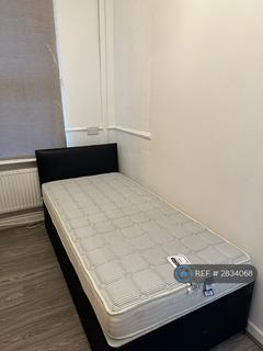3 bedroom terraced house to rent, Pennell Street, Manchester, M11