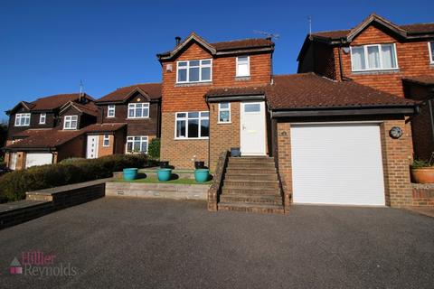 3 bedroom link detached house for sale, Griggs Way, Borough Green TN15