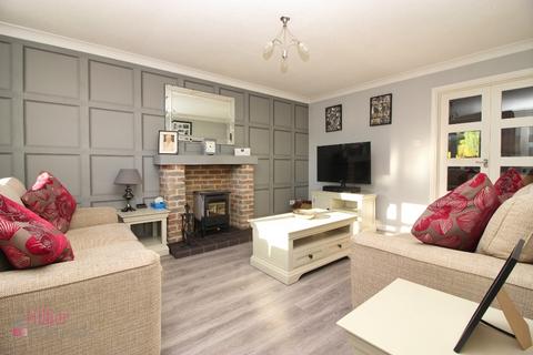 3 bedroom link detached house for sale, Griggs Way, Borough Green TN15