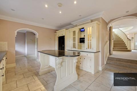 undefined, Spareleaze Hill, Loughton IG10