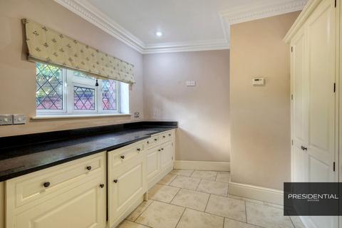 undefined, Spareleaze Hill, Loughton IG10