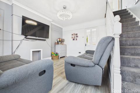 2 bedroom semi-detached house for sale, Suddaby Close, East Yorkshire HU9