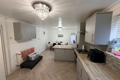 3 bedroom semi-detached house for sale, Eastleigh Road, Peterborough
