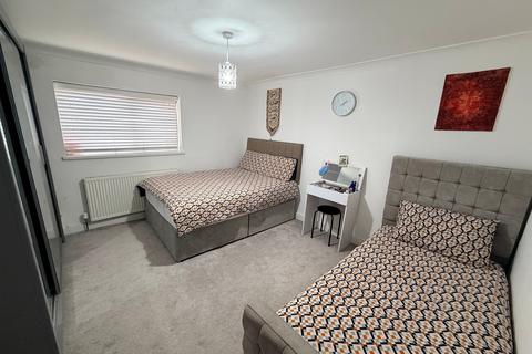 3 bedroom semi-detached house for sale, Eastleigh Road, Peterborough