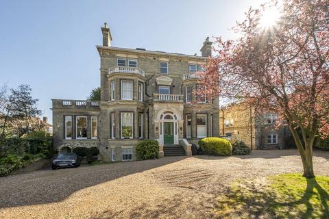 undefined, Putney Hill, Putney, London, SW15