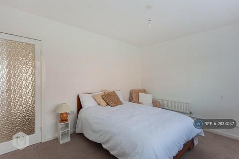 2 bedroom bungalow to rent, Tynesbank, Manchester, M28
