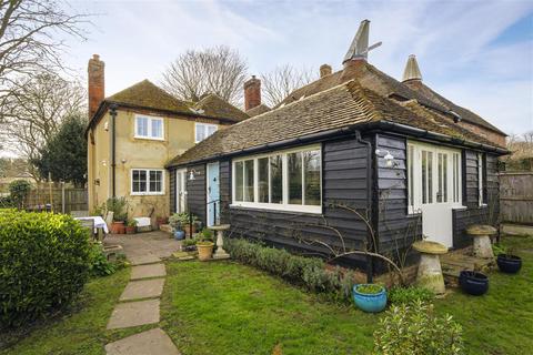 Oast Cottage, Pett Hill, Bridge