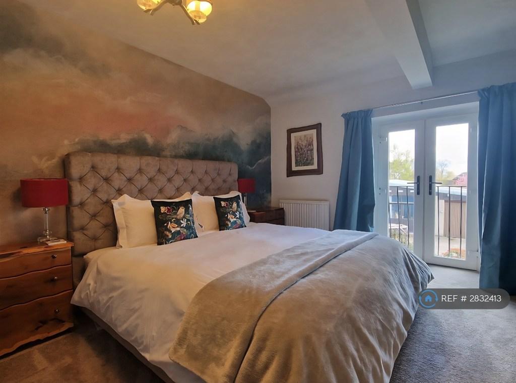Master Bedroom - Super King Size Bed