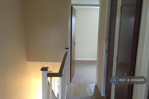 3 bedroom semi-detached house to rent, Primatt Crescent, Milton Keynes, MK5