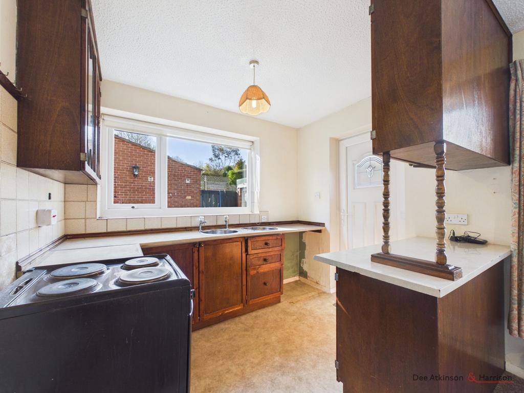 Kitchen/Dining Area