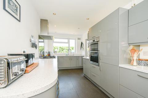 4 bedroom semi-detached house for sale, Dorchester Road - Lawn, Swindon, SN3