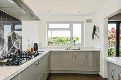4 bedroom semi-detached house for sale, Dorchester Road - Lawn, Swindon, SN3