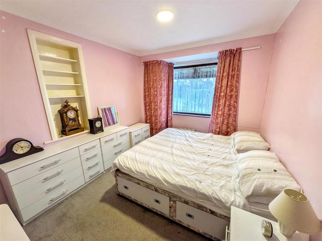 Bedroom 1 new.jpg