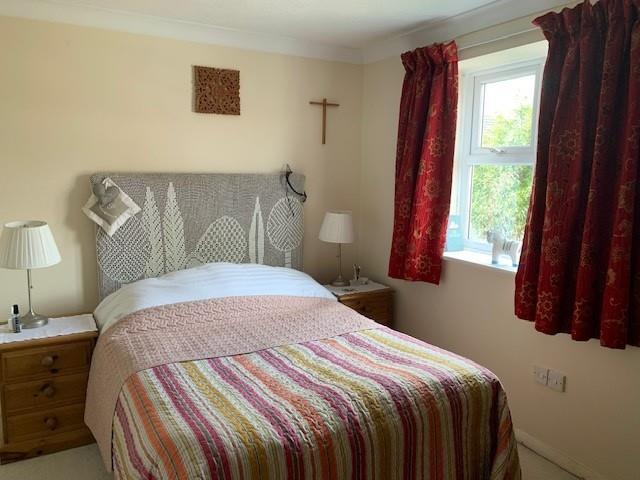 Bed 1.jpg