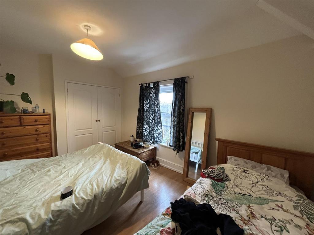 12 A Market St
