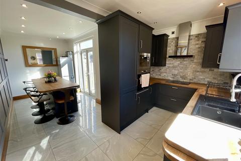 3 bedroom semi-detached house for sale, Parkside, Darlington