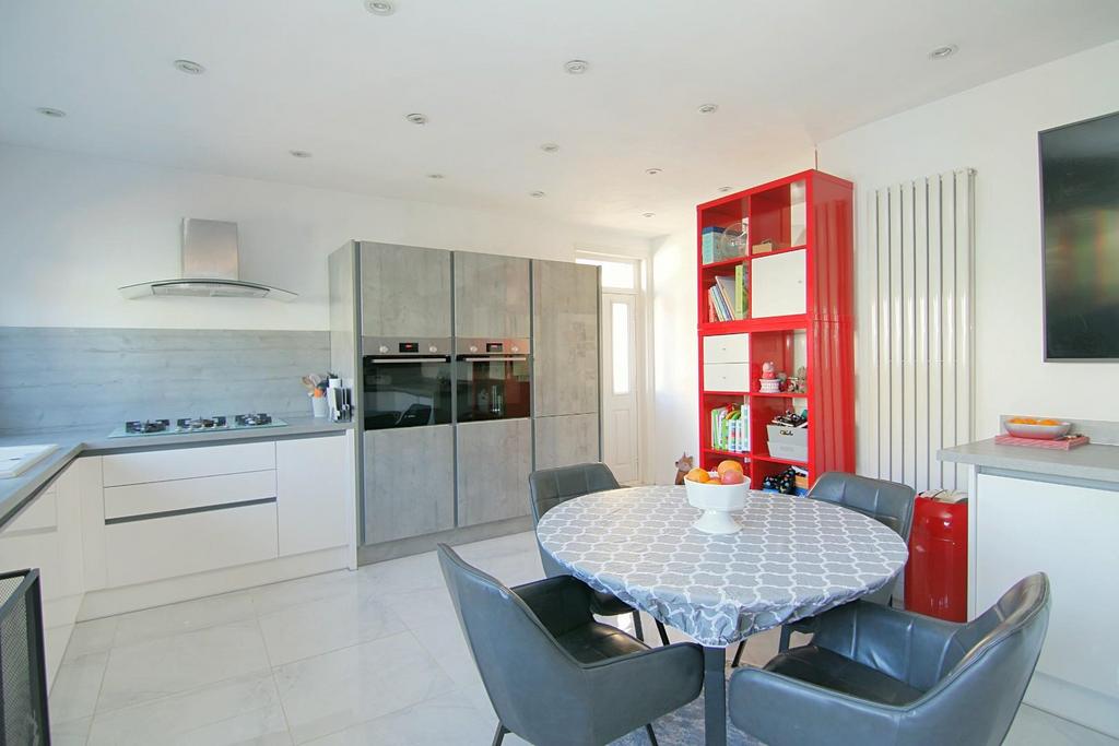Dining kitchen
