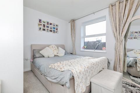 2 bedroom flat for sale, Redvers Road, Chatham, Kent, ME4