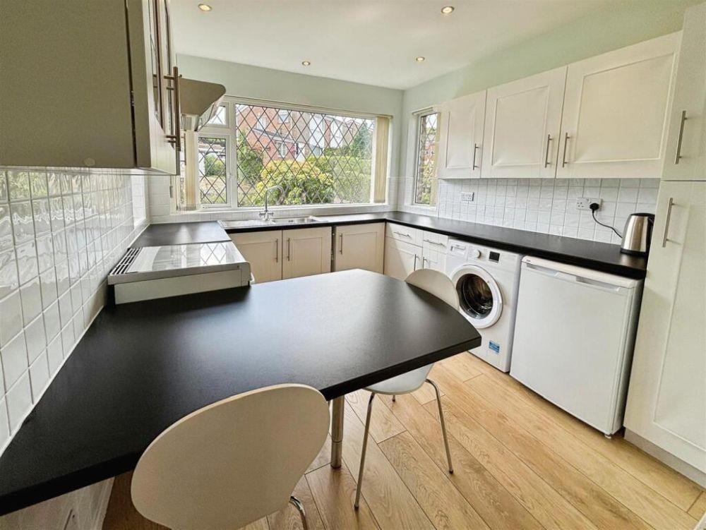 4 .jpg
