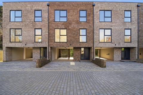 3 bedroom townhouse for sale, Blatchington Road, Seaford