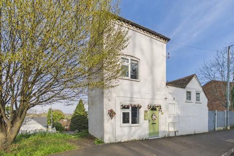 2 bedroom semi-detached house for sale, Henwick Road, Worcester, Worcestershire, WR2