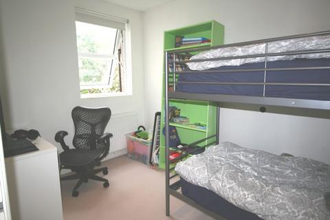 2 bedroom apartment to rent, Durnsford Road, London, SW19