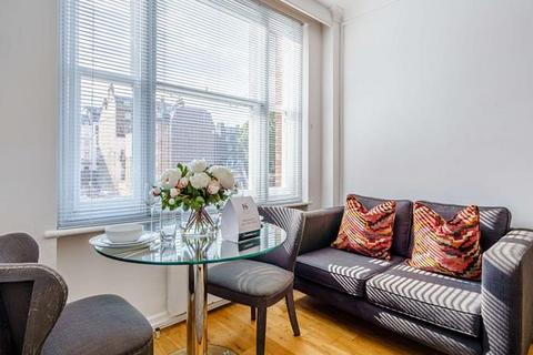 Studio to rent, Hill Street, Mayfair, London, W1J