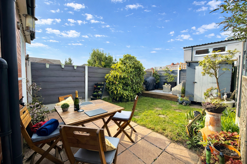 3 bedroom semi-detached house for sale, Beechwood Avenue, Stockport SK5