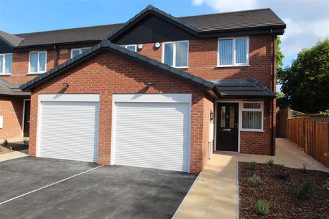 3 bedroom end of terrace house to rent, Clothier Street, Willenhall