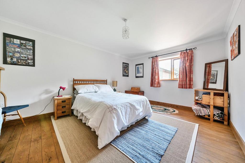 Bedroom 4.jpg