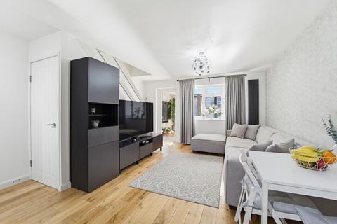 2 bedroom terraced house for sale, Tanglewood Close, Uxbridge, UB10