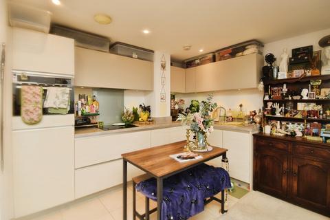 7 Hastings Road, London, E16