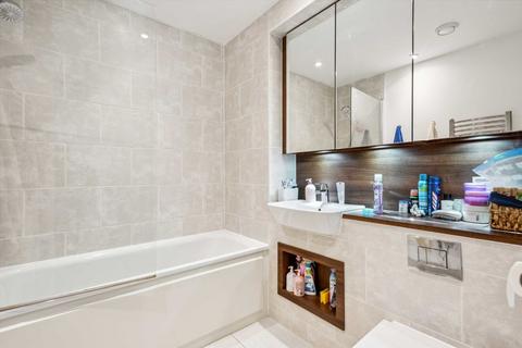 1 bedroom flat to rent, Surrey Quays Road, London SE16