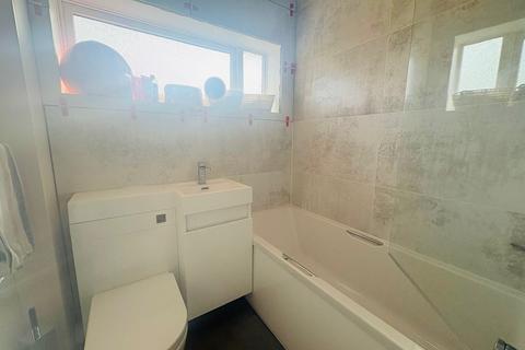 3 bedroom semi-detached house to rent, Chatton Close, Chester Le Street, DH2