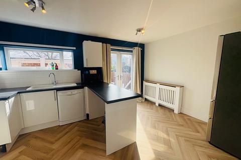 3 bedroom semi-detached house to rent, Chatton Close, Chester Le Street, DH2