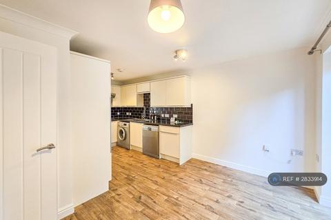3 bedroom terraced house to rent, Playhouse Yard, Downham Market, PE38