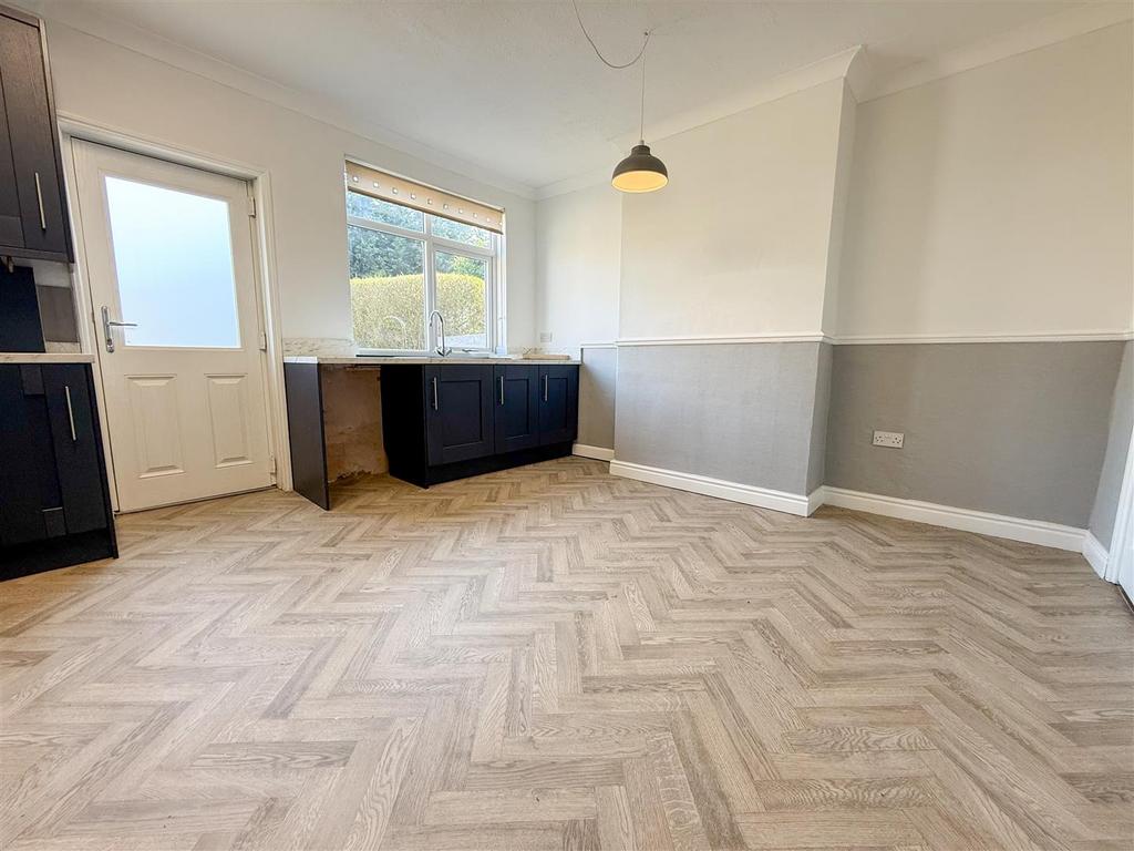 Kitchen dining room