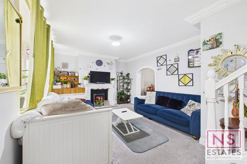 3 bedroom end of terrace house for sale, East Crescent, Whinney Banks, Middlesbrough, TS5