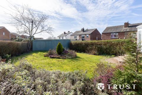 2 bedroom detached bungalow for sale, Highfield Drive, Birstall, WF17