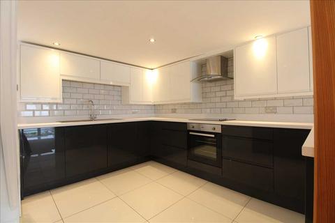 2 bedroom terraced house to rent, Leigh on Sea SS9